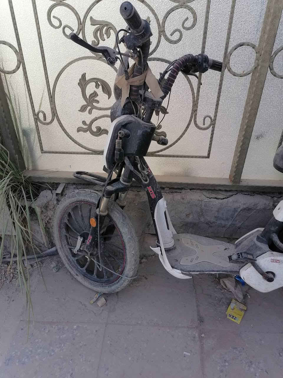 دراجه شحن حجم 20 بدون شاحنه طافيه ما اعرف شنو عطله سرعه 100 السعر 60 الف والثانيه حجم 15 شغاله فقط فصل واير ما اعرف ياهو سعره 75 سرعه 99 المكان بغداد سريع الغزاليه البكريه *********** واتساب لا يوجد خاص
