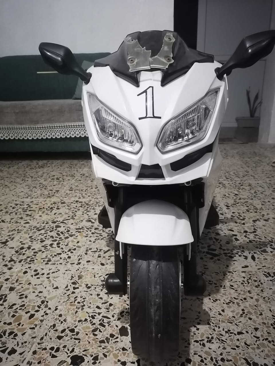 دراجه شحن للبيع مامستخدمه مضمومه عوزه فقط باتريات السعر 90 رقم ***********

