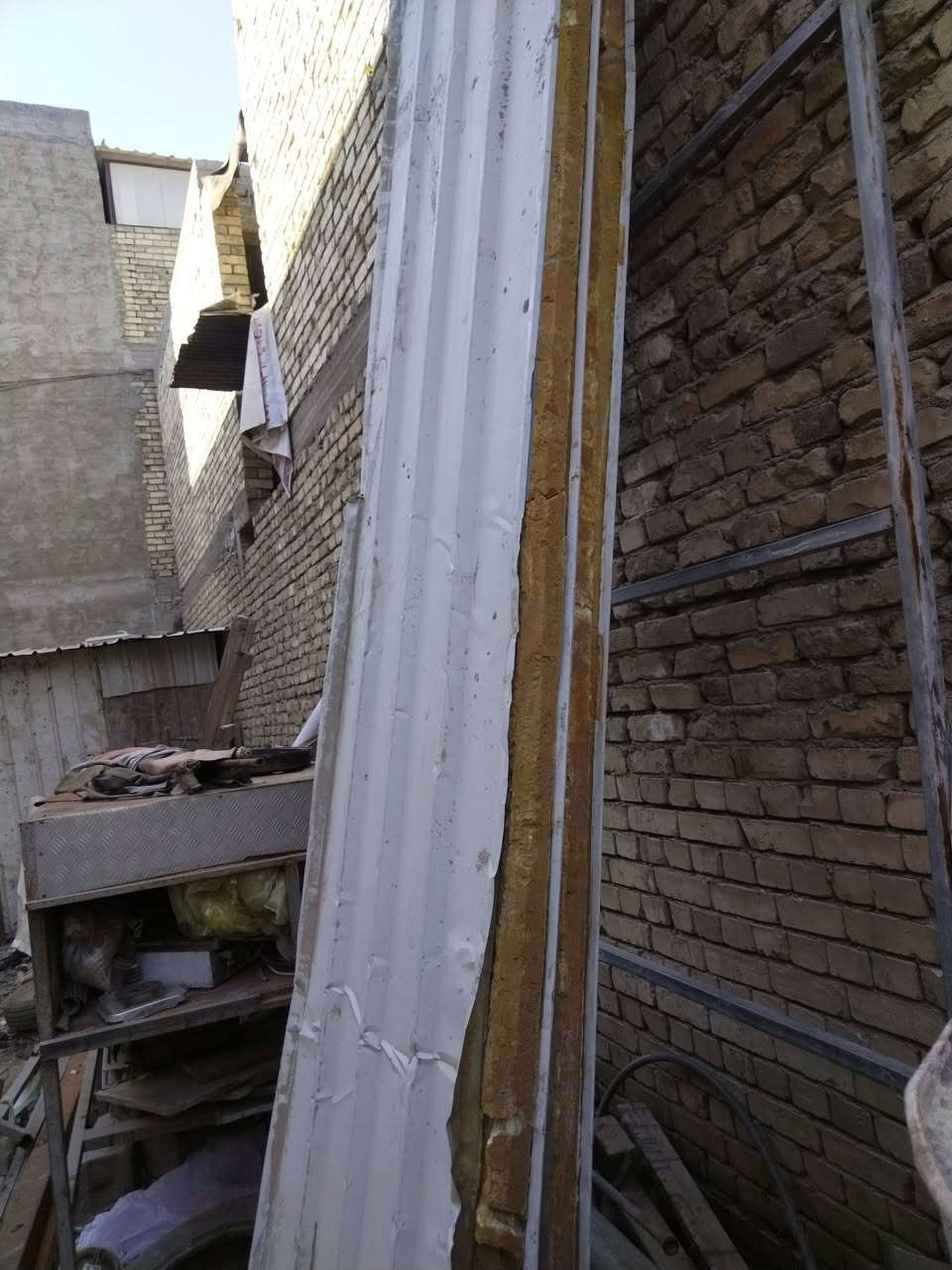 للبيع سندويتش الطول ٤ مترات السعر المتر ٦ الف العنوان بغداد البلديات رقمي ***********
