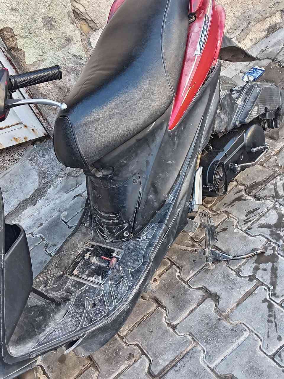 سلام عليكم دراجه ادرس صيني 140 عطله لقبق مال هندر وراجز دراجه نقصه ذن شغلتين بس السعر 100 وبيه مجال.../العنوان الحرية ثانيه رقم لتواصل ***********
