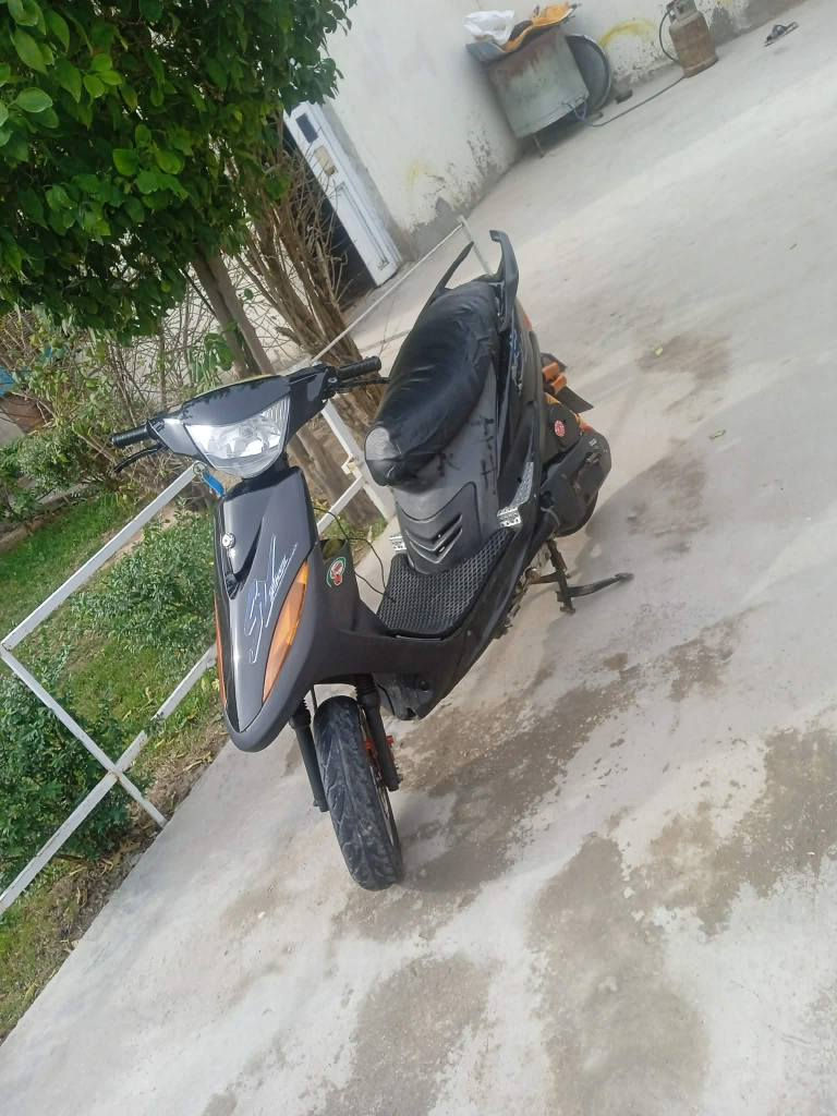 سلام عليكم دراجة ماكس عدلة للبيع دراجة خير من الله كهربائياته كله شغاله ماعدة سلف نقص وكلوب سكن ولباقي كلة شغال بوشة وبستم 55كلجات لمامي رياضي لخلفي بلادي شلعة ومعدل طيران شرط صعد وراك 3وعلك مكينة لاتنقيص ولا نضوح ولا تبخير دراجة كامله سعر 525وبيهة مجال لعنوان بابل لاسكندرية رقم ***********وذا مراوس بوليس اراوس
