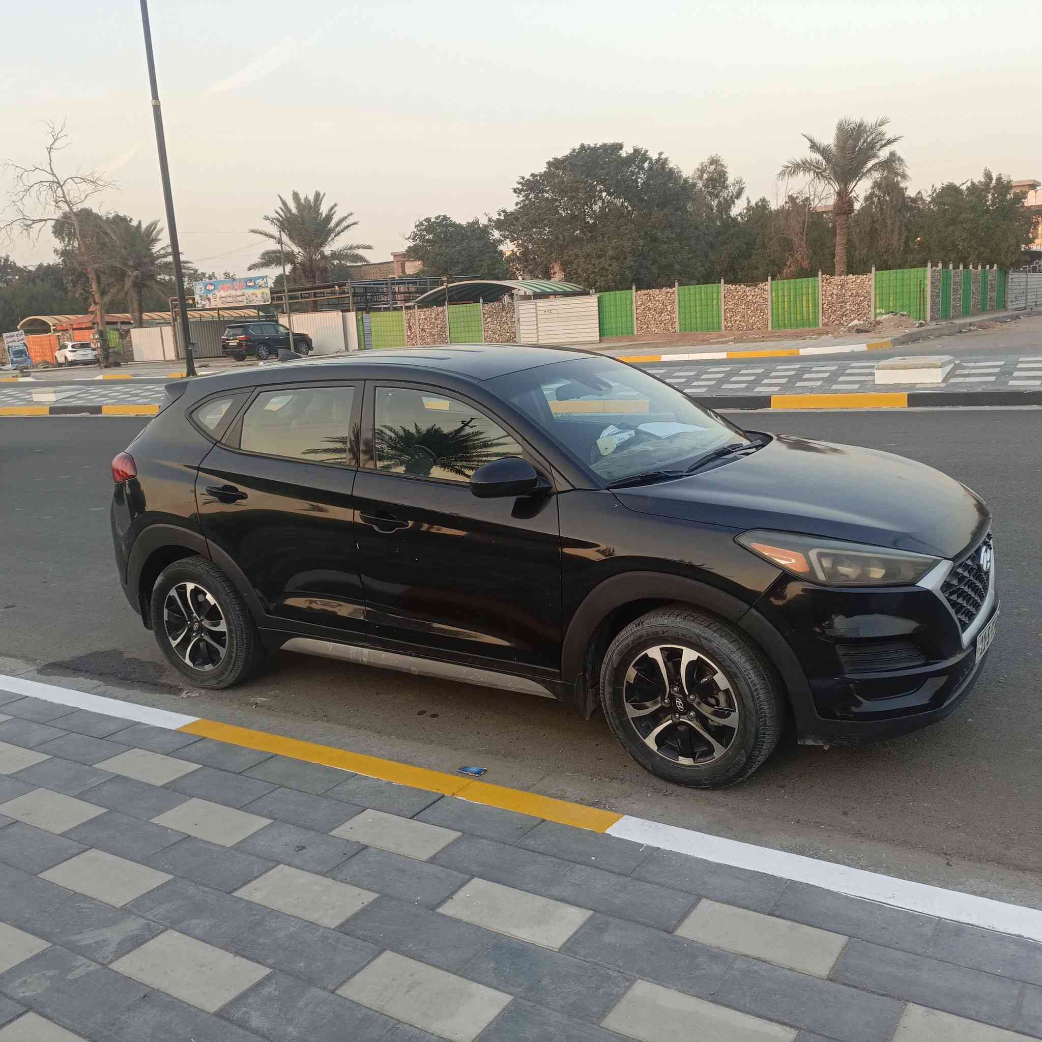 توكسان موديل ٢٠٢١وارد امريكي سياره خير من الله مكينه گير تخم تاير جديد باسمي وحادثها موضح بالسونار فقط صبغ بدون ضربه السعر ١٤٠ وبيها مجال بسيط حق الجيه
***********
