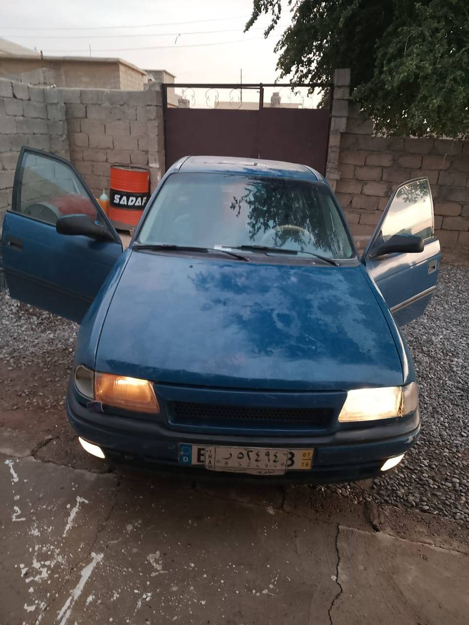 اوبل استرا موديل 1992 كير عادي محرك وكير شرط رقم نينوى سنويه  خضره ساقطه غرامه عليه 400 ينزل من سعر شرط وكاله وتحويل سعر 33 بيه مجال مكان سياره جنوب موصل قاطع سبعاوين للاستفسار اتصال ع رقم ***********
