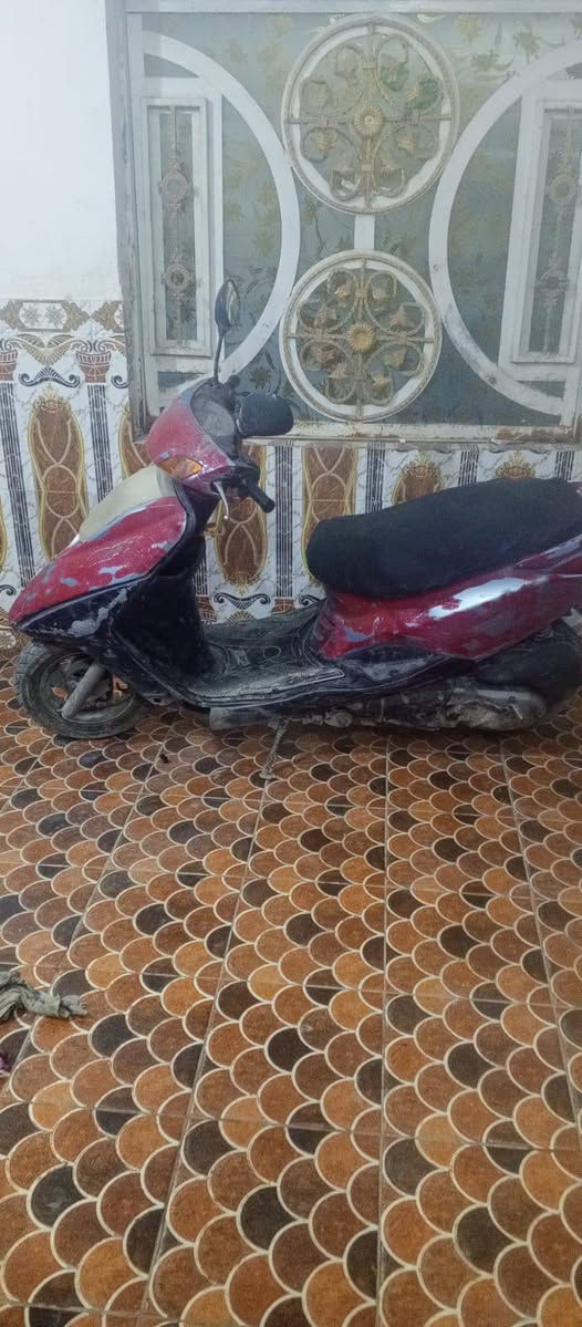 دراجه بريس شغاله صوت ناعم  ب200كهربائيات شغاله عوزه شوي ترتيب بسيط *********** مكاني رفاعي
