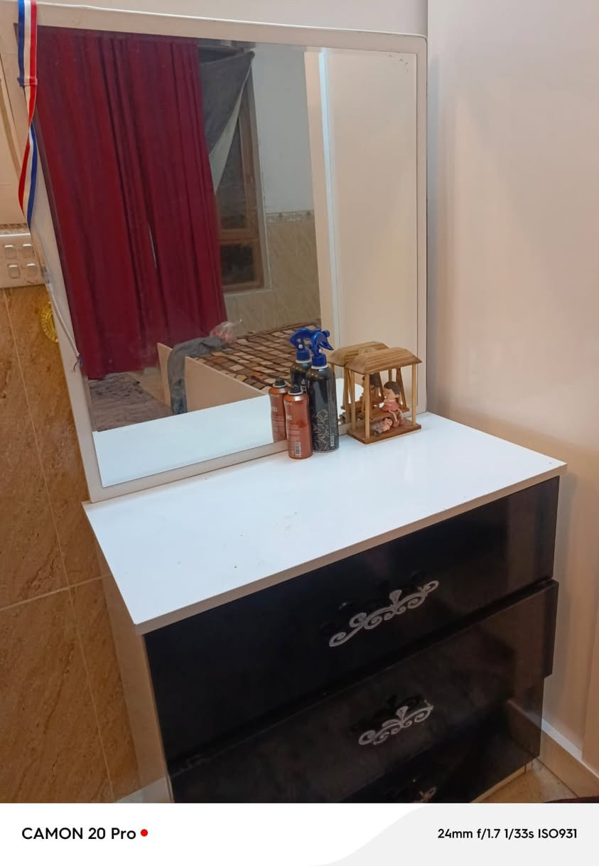 غرفة نوم مستعمله للبيع العنوان اربيل
السعر خاص او *********** واتس
