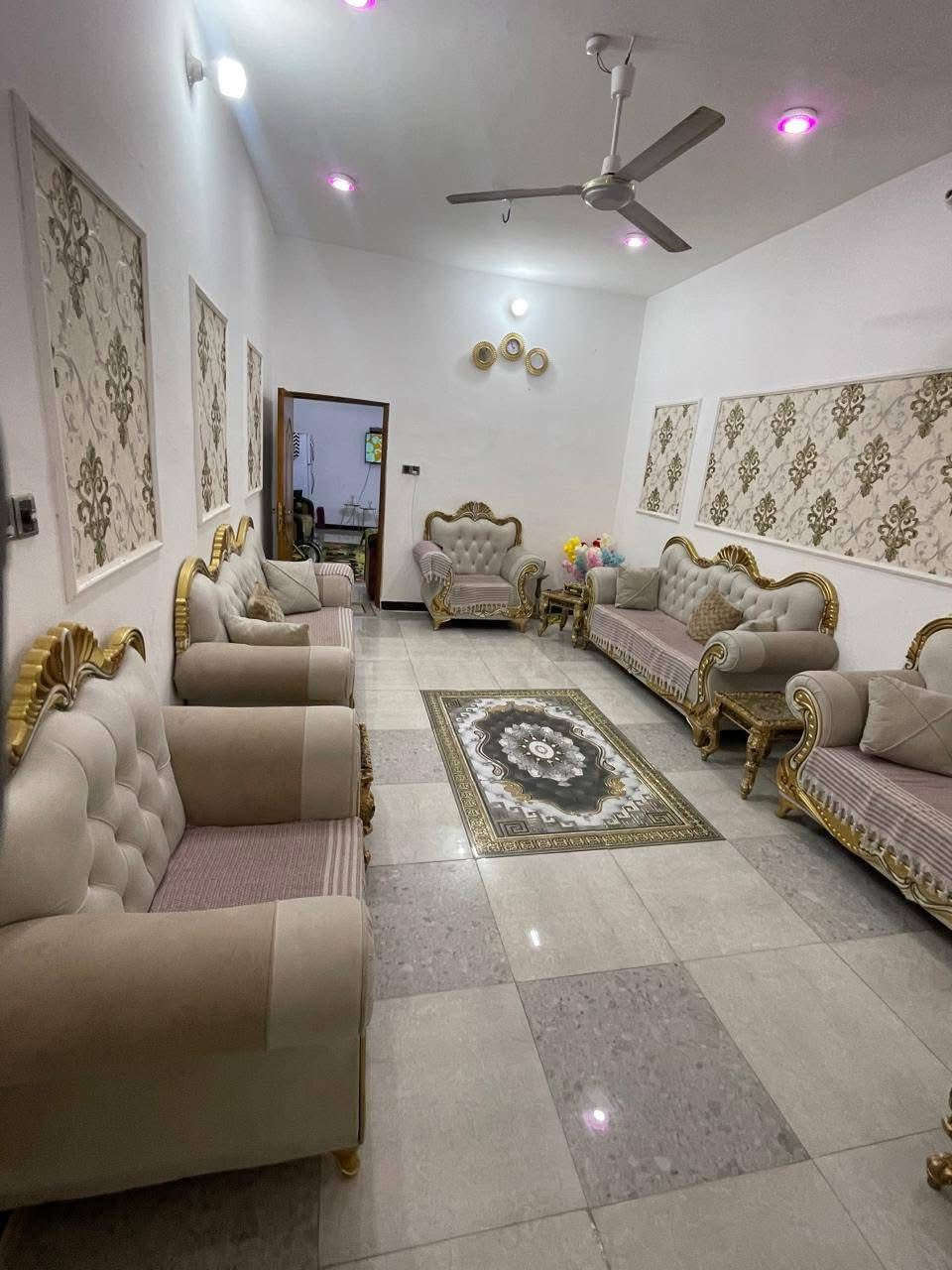 دار للبيع 125 متر طابو صرف 

 حي ميسان قطاع 84 منطقة الشريط عرض الشارع 15 متر 

البناء كونكريت مسلح

الطابق الأول / غرفة وصالة وأستقبال ومطبخ وصحيات داخلية وخارجية
الطابق الثاني / غرفة وصالة وصحيات

السعر 145 مع المجال. ....D

للاستفسار *********** مكتب القلعة بحي ميسان
