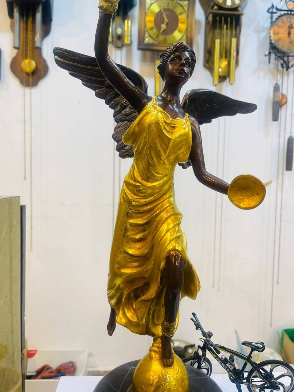 حيث للماضي صوت، وللتاريخ حكاية. نجمع لكم قطعاً نادرة تروي تفاصيل الزمن الجميل." نوفر لكم أجمل التراث القديم خلي بيتك أجمل

شتحب كلشي وسعره كل ما عليك تدخل خاص ودزي الصوره الي تعجبك وانطيك كل التفاصيل عدنه قطع أعمارهم أكثر من ١٠٠ عام


**إذا كنت صاحب هذا الإعلان وتريد حذفه لأي سبب، رجاءا أرسل رسالة إلى الدعم الفني**