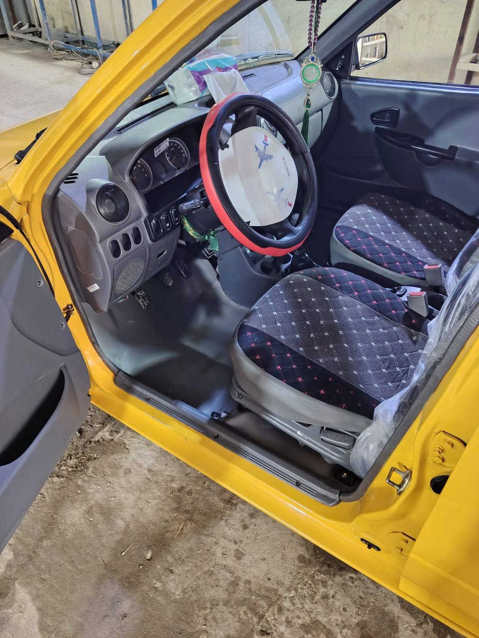 السلام عليكم للبيع سياره موديل 2023 مكفوله كفاله عامه كير صدر محرك شواصي سياره مدوشمه مكان السياره بغداد جسر ديالى الكرغولية للاستفسار اتصل على رقم الهاتف
*********** /***********
