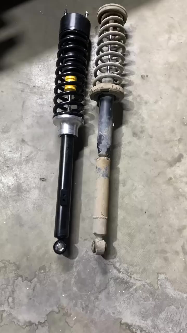 2003 بديS600 باب طويل فول 1/1  محرك 500
رقم بصرة دولي بإسمي 
اصل هيدروليك وشادلها لوي ودبل بلادي
للاتصال واتساب ***********
