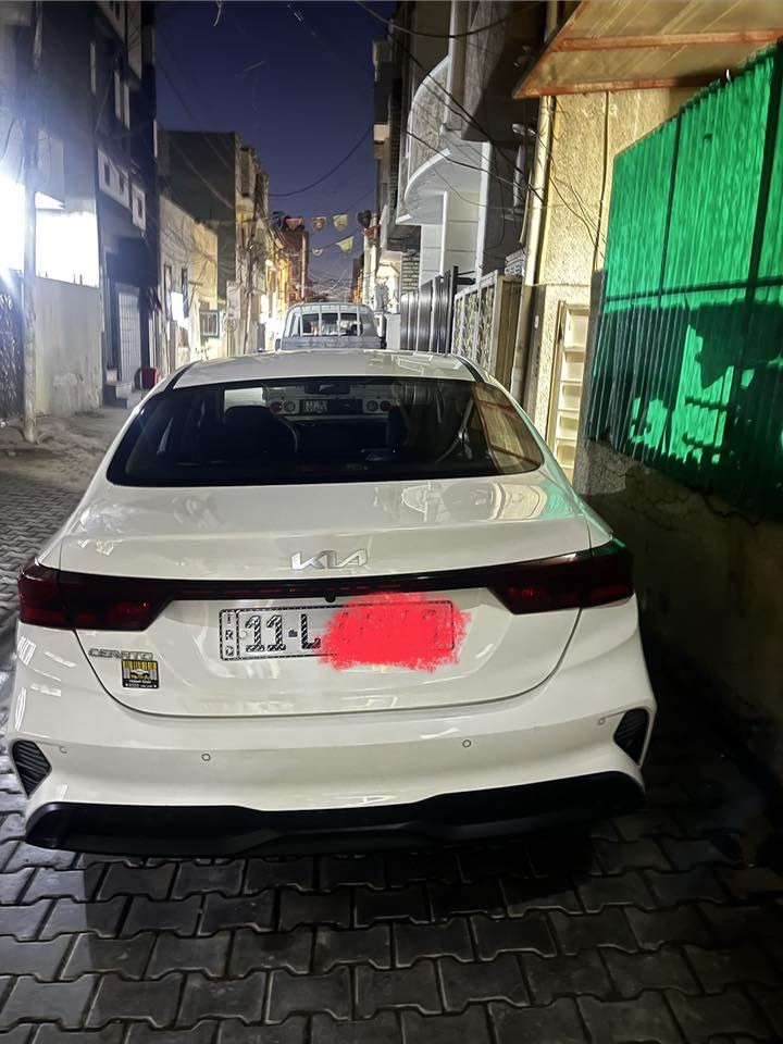 كيا سيراتو موديل 2024 خليجي محرك 2000. فول مواصفات
ضمان الشركه الدوليه ماشيه 31 الف بيها جاملغ خلفي وباب خلفي مبدل والجهه الثانيه ربع جاملغ خلفي 
السبير منازل والسياره مآخذها زيرو على ايدي برغي واحد ممفتوح بيها سعرها 163 والسياره باسمي. 
بغداد حي القاهره 
***********
