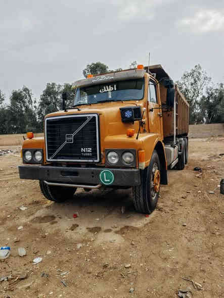 سلام عليكم فالفو البيع قلاب موديل 81 رقمها بغداد ألماني سنويه الـ 28 محرك وكير+مجموعه مكفولات تخم تاير جديد +دوشمه +تبريد مكفوله شرط التحويل 
***********
***********
