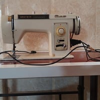 مكينة خياطة نظيفه للبيع شرط الشغل بسعر مناسب  اتصال 07827771986