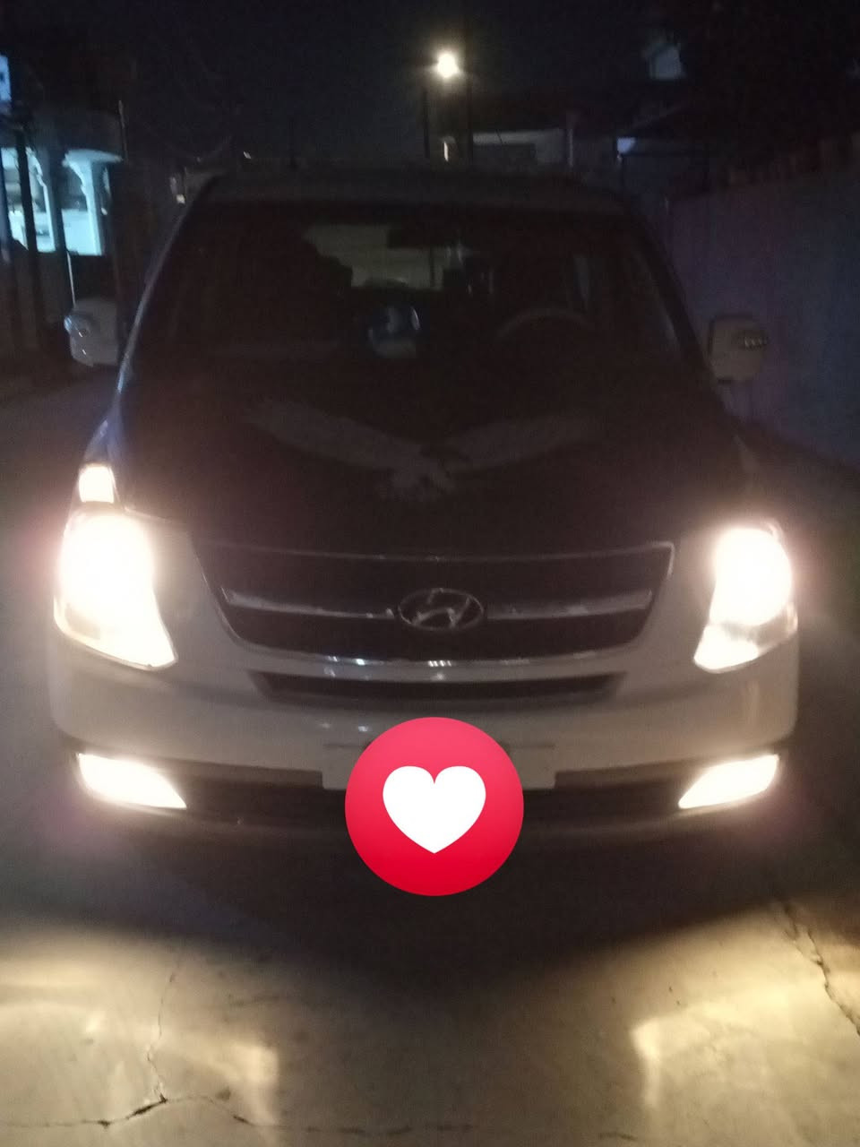 السلام عليكم
استاركس ١٢ محرك مفتوح كير عادي 
رقم كركوك باسمي الحد ٢٨ مشروع وطني تحويل اي وقت حسب المشتري 
هيئه مصفرة 
ضريبه مصفرة واعفاء من الضريبة 
٣ مكانات تعديل بارد بدون صبغ 
باب الصندوك امبدل 
كامرة دوارة ومرايات شفط واشارة 
محرك بي بخار وتنقيص قليل 
تايرات جديدة صدر خير من الله 
تبريد كمبرسر مال تفصيخ بيدي امبدله فريز جديد بالكارتون امبدل تدفئه شغاله 
كير واكسل خير من الله 
كاعيه جديده بالصيف امسوي بس اتريد تغليف 
كشنات مو جديدة بس نضيفه 
صبغ مالته حال حال ١٢ و ١٣ بي تكشير مكانات امكحل 
مكفوله من الكص والضربه القويه شاصي ماكو 
راديتر بالكارتون بيدي امبدلة ماكو تنقيص ماء 
باتري صار شهر امبدله 
بم مال كصه امبدله 
داينمو مال كصه 
سيارة جاهزة من كلشي ترايك للبصرة وعلى العموم السيارة مو صفر مال شركه هي ١٢ يعني صارلها ١٣ سنه بالشارع 
سعر ١٥٥ ورقه مكاني كركوك بيهه مجال بسيط حك الجيه ورجاءً المايعجبه السعر يعبر المنشور كانه ماشافه بدون كسر حلال الناس لانه انت هم باجر راح اتصير ابنفس الموقف واتبيع وناس تجي وتكسر حلالك وراح تنغث 
ورقم *********** وبي وتساب واعتذر اذا نسيت شي
