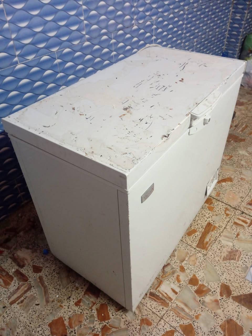 السلام عليكم 
مجمدة للبيع بحجم 208L لتر
شرط التجميد
السعر 170 
مكاني ابودشير


**إذا كنت صاحب هذا الإعلان وتريد حذفه لأي سبب، رجاءا أرسل رسالة إلى الدعم الفني**
