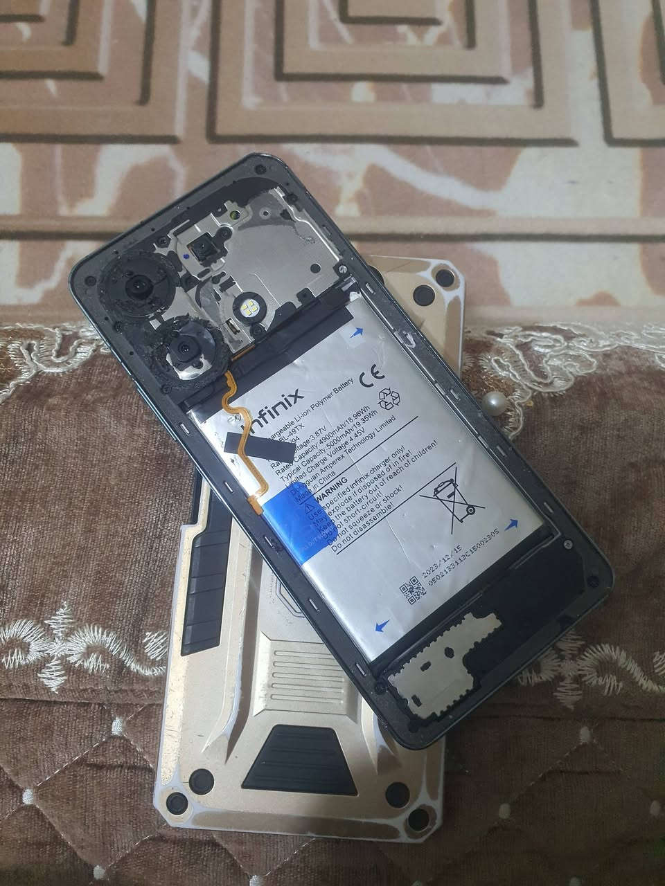 السلام عليكم جهاز انفنكس نوت 30 جهاز ذاكره 256الرام 16مواصفاته معروفه ببجي 60فريم وكع مني انكسرت الشاشه والضهر البورد شغال السعر بليرضي الله مكاني بغداد ساحه عدن رقم الهاتف 
***********
