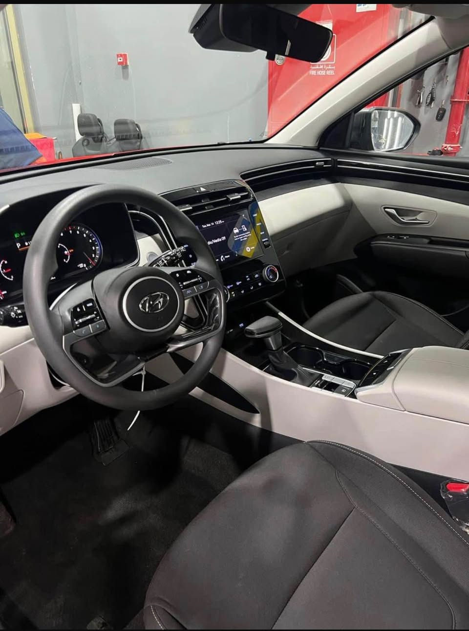 سلام عليكم توسان ٢٠٢٢ فئة sel سياره ماشيه ٤٩ كيلو 
السياره ضررها بنيد و جاملغ صورها و سونار على الخاص ايرباك ستيرن فقط 
رقم اربيل سياره جاهزه من كل النواحي 
مكانها بغداد زيونه
 سعر 172$ 
*********** بغداد, العراق
