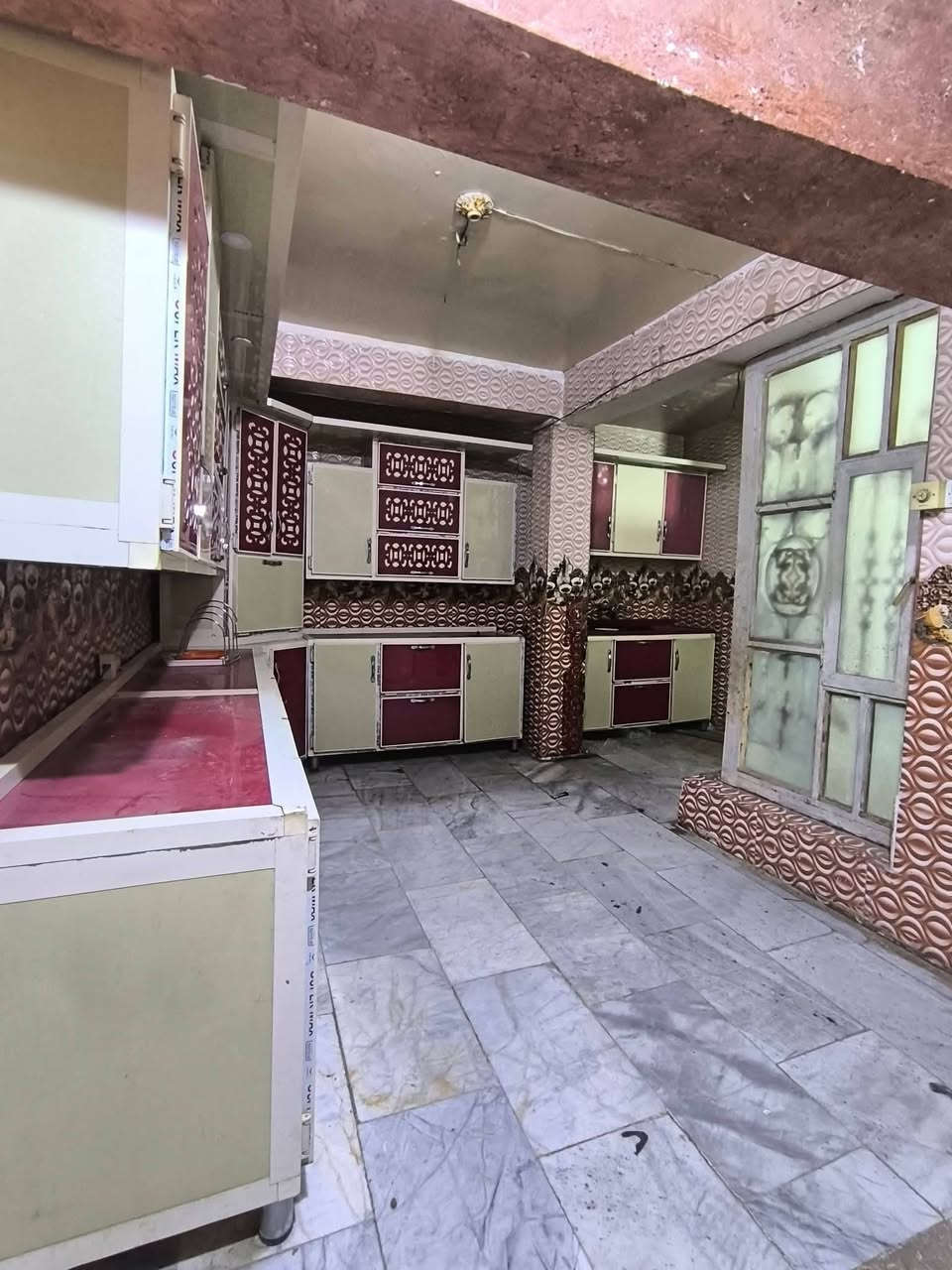 بيت للبيع بحي الشعب مساحه 220  محجوز مبادره للستفسار تصال ع رقم ***********
