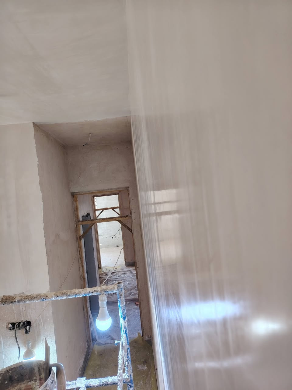 السلام عليكم خلفه متفرغ
كادر اسمنت جص بورگ شغل درجه اولى 
***********
***********
