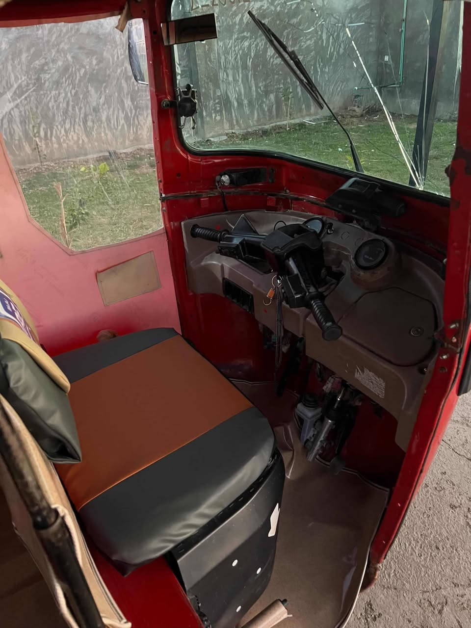 سلام عليكم 
تكتك للبيع خير من الله 
رقم و سنوية 
بسمي تحويل ثاني يوم 
كهربائيات كلهه شغاله 
محرك 20 
موديل 2018  
السعر 4800
مكاني بغداد ابو غريب حي الشهداء 
رقم الهاتف ***********
متواجد واتساب
