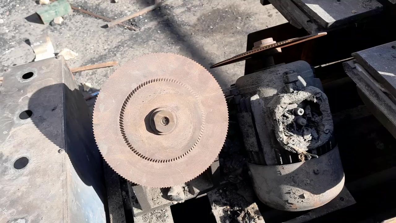 سلام عليكم 
تقبل الله صيامكم 
مكينة ماسكه محتركة ثري فيز قيم بلي يرضي الله مكانها بالنجف ***********
