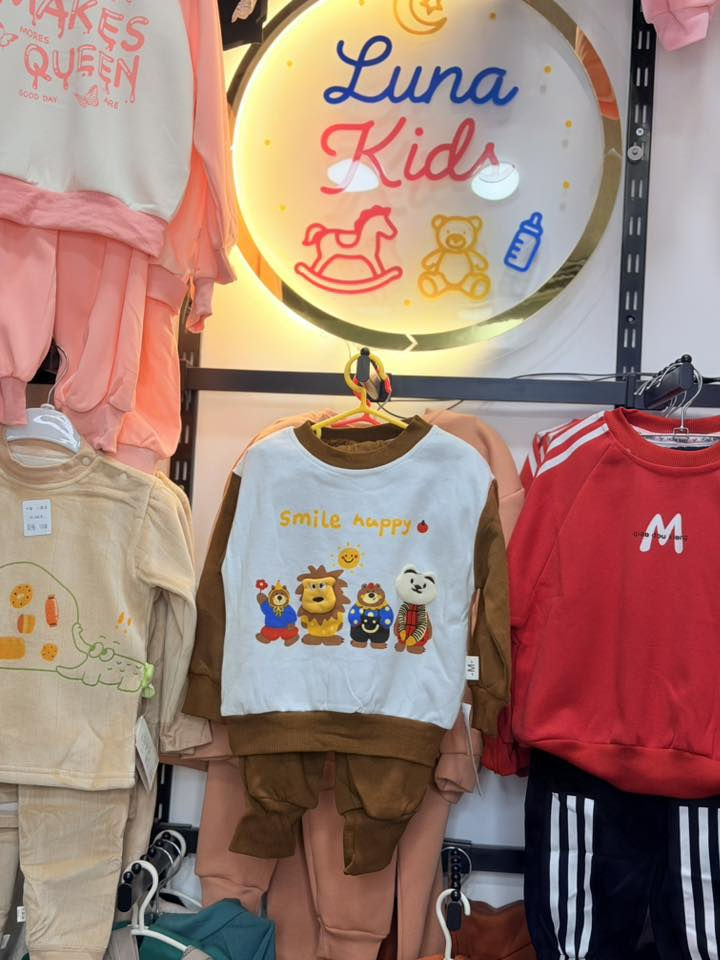 الملابس الربيعية الأنيقة 🌸
موديلات حلوة تناسب الجو المعتدل والربيعي، أقمشة خفيفة ومريحة وتصاميم مرتبة تناسب الذوق الجميل

✨ أحدث الموديلات وبأسعار مميزة

️ تنبيه:
بعض الموديلات بقت منها قطع أخيرة، وأكو قطع متوفرة حالياً لكن الكمية محدودة، فـ لا تضيع الفرصة
العنوان📍:التعليم العالي أمام تيم مارت صيدلية وفر داخل العمارة 
للطلب والاستفسار:ارسال رسالة✨


**إذا كنت صاحب هذا الإعلان وتريد حذفه لأي سبب، رجاءا أرسل رسالة إلى الدعم الفني**