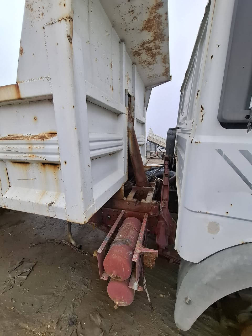 بدي.قلاب.الطول.٥متر.للبيع***********
