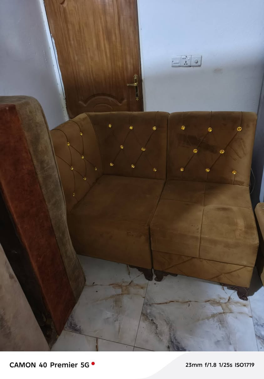 السلام عليكم ديون 10 مقاعد بعده جديد كلش نظيف للبيع للاستفسار والتواصل
*********** واتساب العنوان كاطون الرازي شارع ابو رباح في معرض ومزاد وعد
