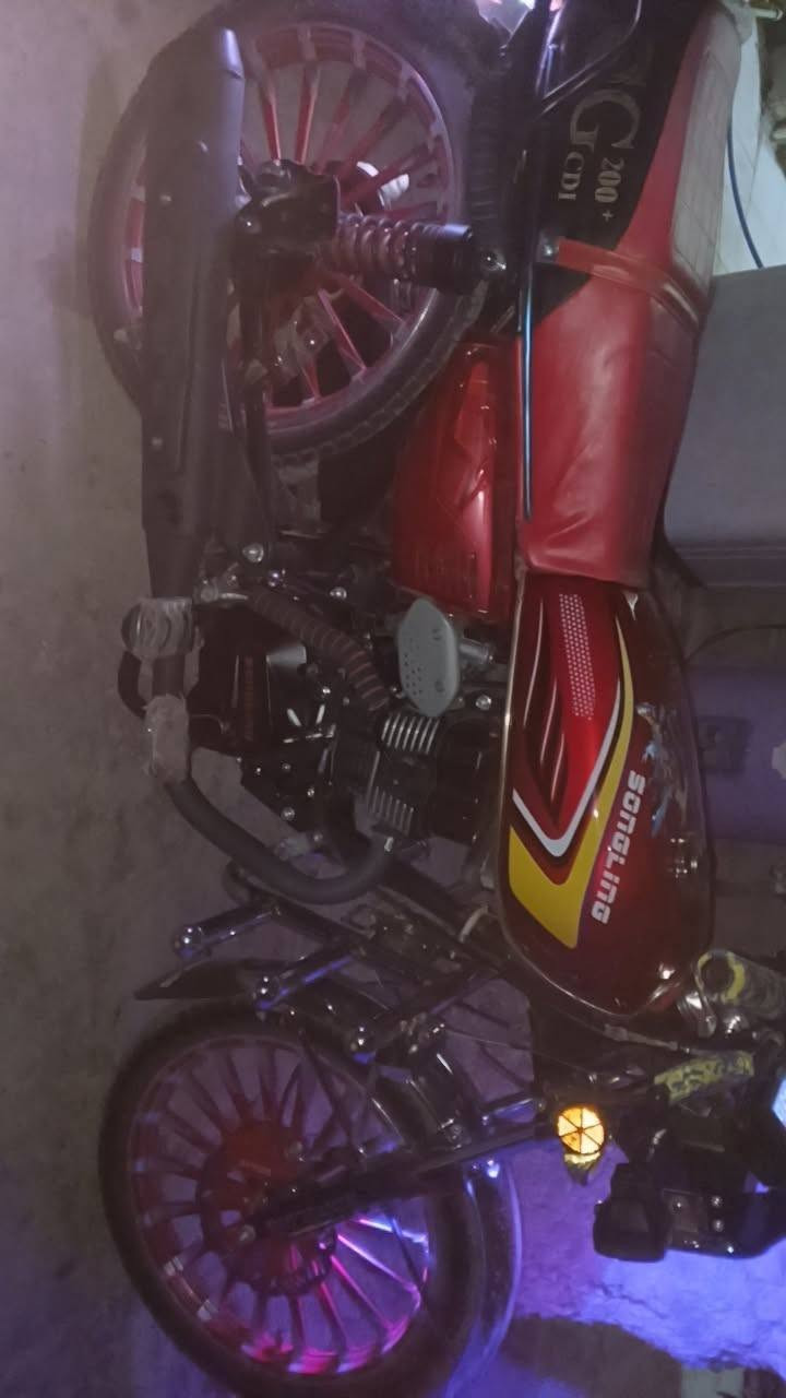 السلام عليكم دراجه للبيع موديل 2025 دراجه فول نضافه بصمتين بيها السعر900وبيها مجال اوراق كامله *********** متوفر واتساب  المكان ديالى المقداديه ناحيه الوجيهيه احمد راضي

