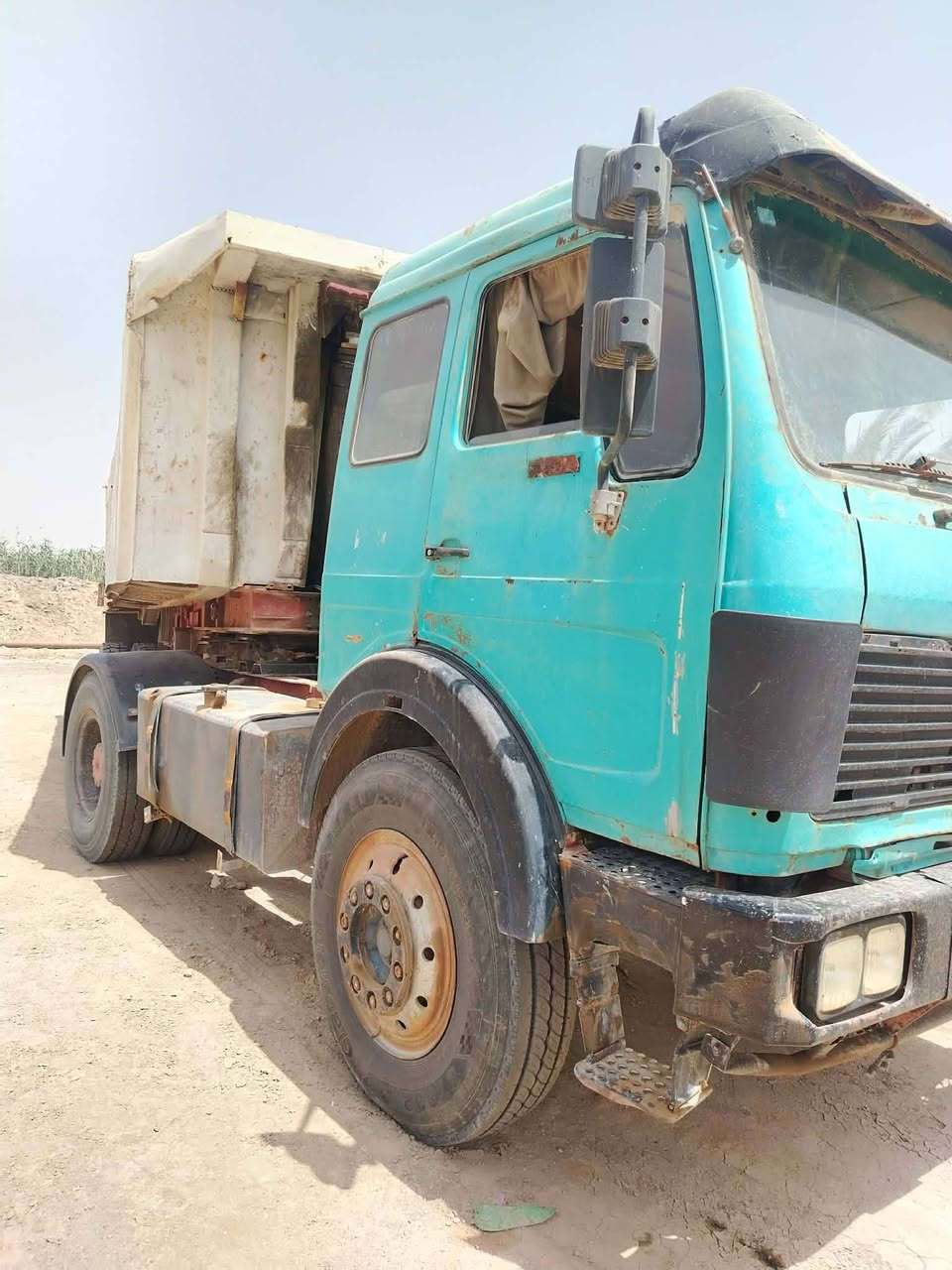راس تريله للبيع محرك 28 وگير برميل اكسن جي اف  مكانهه نجف مشخاب رقم دولي  سعرهه 175 للاستفسار ***********
