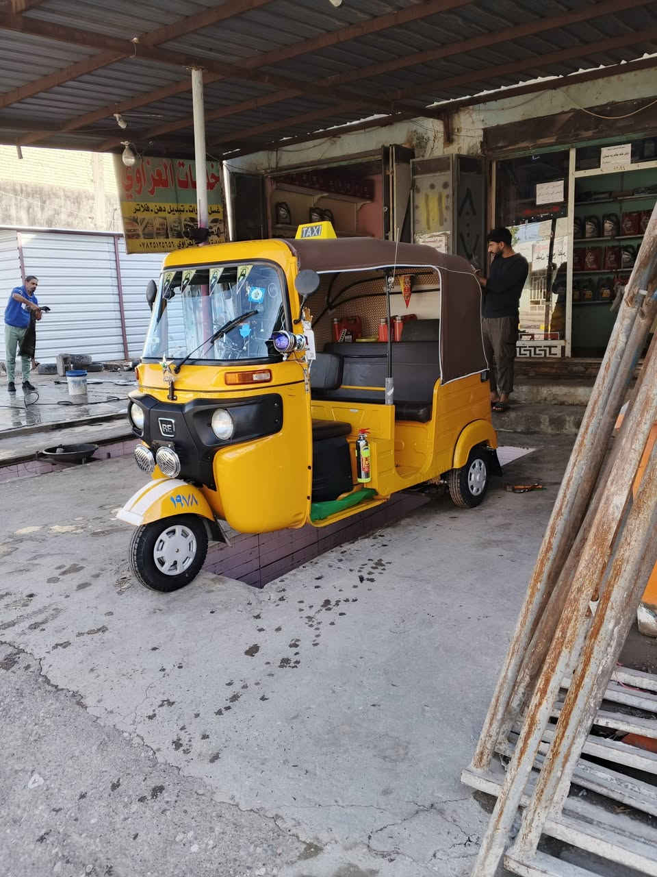 سلام عليكم تكتك للبيع موديل 20رقم وسنويه بسمي مكفوله كفاله عامه السعر 7800وبيه مجال حك الجيه مكاني أبو غريب الحصوه للتصال***********
