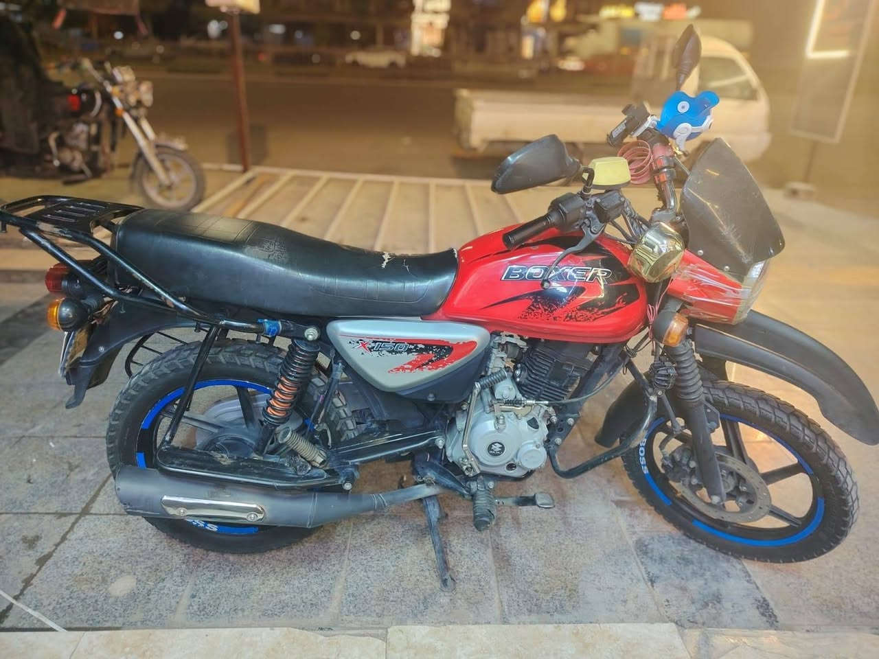 سلام عليكم
بوكسر مديل 23 على البلاد رقمها كركوك ب اسمي
شرط التحويل 
شرط المحرك ما مفتوح مطلعها من الشركه على ايدي
السعر ثنين وربع وبيها شويه مجال
***********
