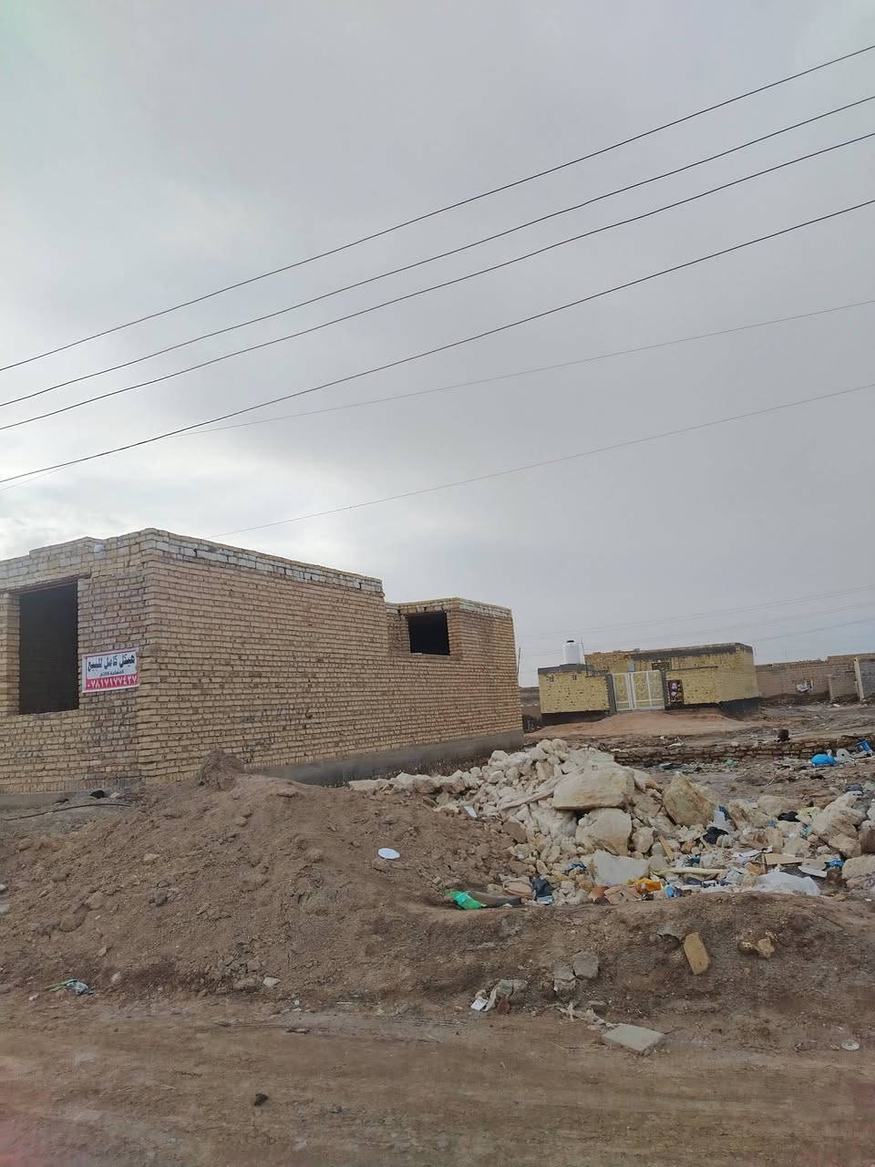 قطعة 200 م عرض  10نزال 20 للبيع زراعي ال ابو حجر
شارع 10متر  قريبة لجسر ال معالي 

اعمدة كهرباء +بوري اسالة +بوري مجاري 

وحاليا الجهد الهندسي مستمرين بالعمل 

طلب استفسار اتصل على الرقم ***********
