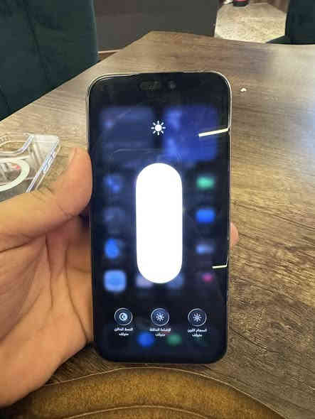 ايفون 16 برو ماكس 
دبل سيم ZA
ذاكره 256
بطاريه 90 
نموذج M
نضافه 95
الجهاز مامفتوح شرررط ضد الماي بس بي هاي الشخطه وبشرط ضمان ماعليها شي عنوان موصل ايمن سعرو 1150 
***********
