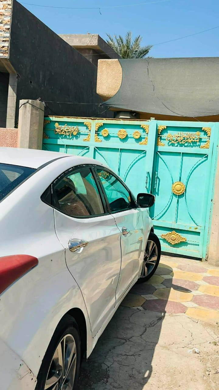 سيارة الانتره للبيع موديل 2013
السياره حزام 
كير ومحرك مكفول
السياره فوول 
للاستفسار أكثر ***********
السعر
85وبيه مجال
