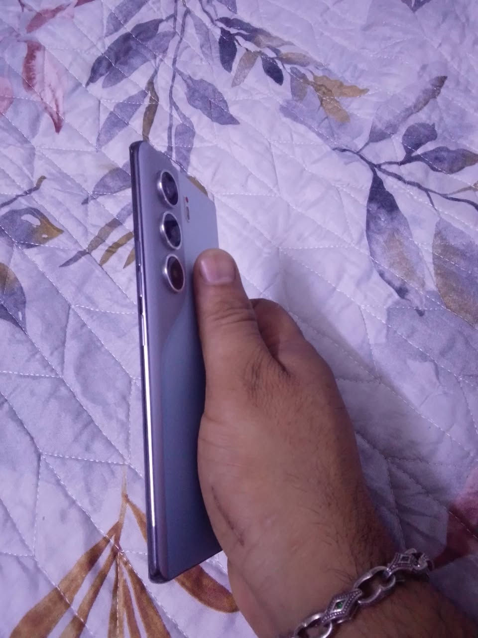 سلام عليكم
عندي مبايل للبيع تكنو كامون ٤٠ برو 5g
الجهاز مكفول ما مبدل بي اي شي
نظافه 100٪ ملحقات كامله
العنوان مدينه الصدر  
سعر 300
***********
