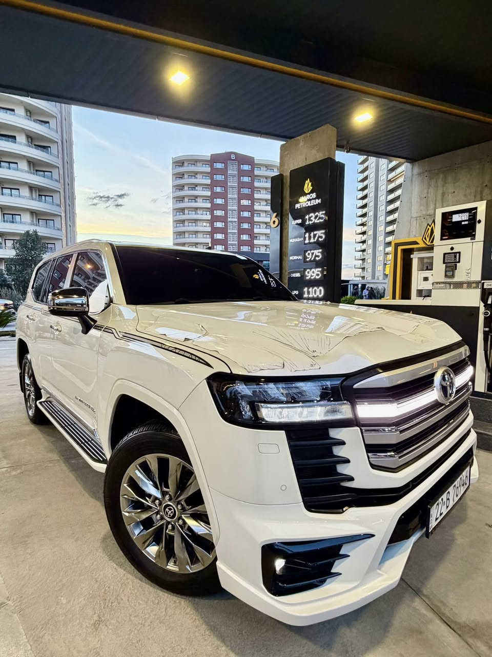 سلام عليكم اخوانن
السلام عليكم اخوان
تويوتا لاندكروز GXR شركة ساس باب 
توين توربو. twin turbo 
‎موديل: 2022
‎مكينة : v6 4000 بانزين 
‎ماشية :43,000 الف كيلومتر 
‎سيارة مكفولة من دعامي لي دعامي بدون صبخ بدون تعديل گير معرك مكفول
——————————
‎المواصفات GXR
‎بصمة تشغيل 
‎تشغيل عن بعد 
‎5 بصمات ابواب
‎باب خلفي كهربائي 
‎كراسي اثنين كهربائي 
‎كشنات جلد بيجي 
‎تدفئة تبريد كشنات 
‎تحكم ستيرن جهتين 
‎طفايه 
‎ثلاجه 
‎فتحه 
‎شاحن لاسلكي
‎سايد بريك دكمة 
‎حساس امامي خلفي 
‎كاميرا خلفية 
‎المري شفط 
‎تحكم كهربائي بالمري 
‎ويلكب كروم 20 
‎‏‎رقم اربيل و سنويه جديد بي اسمي
‎‏‎شرت تحويل 
‎‏📍‎مكان السياره السليمانية 
‎سعر:627 ورقة بي مجال بصيط 💵

‎‏‎تلفون 📞 
‎‏‎عربي : ***********
‎‏—  #in Irbil, Iraq#bagdad# #اربيل #بصره #كركوك #سليمانيه #دهوك #موصل#تكريت#صلاحدين#جميع_العراق
