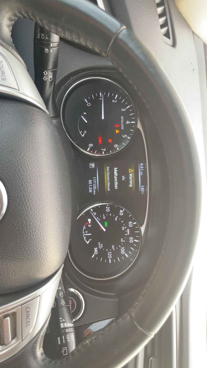 فئه: نيسان روج 2016 sl 
لون: اسود
ضربتها: بنيد و نص جاملغ امامي طخه صغيره في جاملغ الخلفي بدون تصليح
فول مواصفات السياره
السعر:143 و بيها مجال بسيط
الرقم بي واتساب: *********** أربيل, العراق
