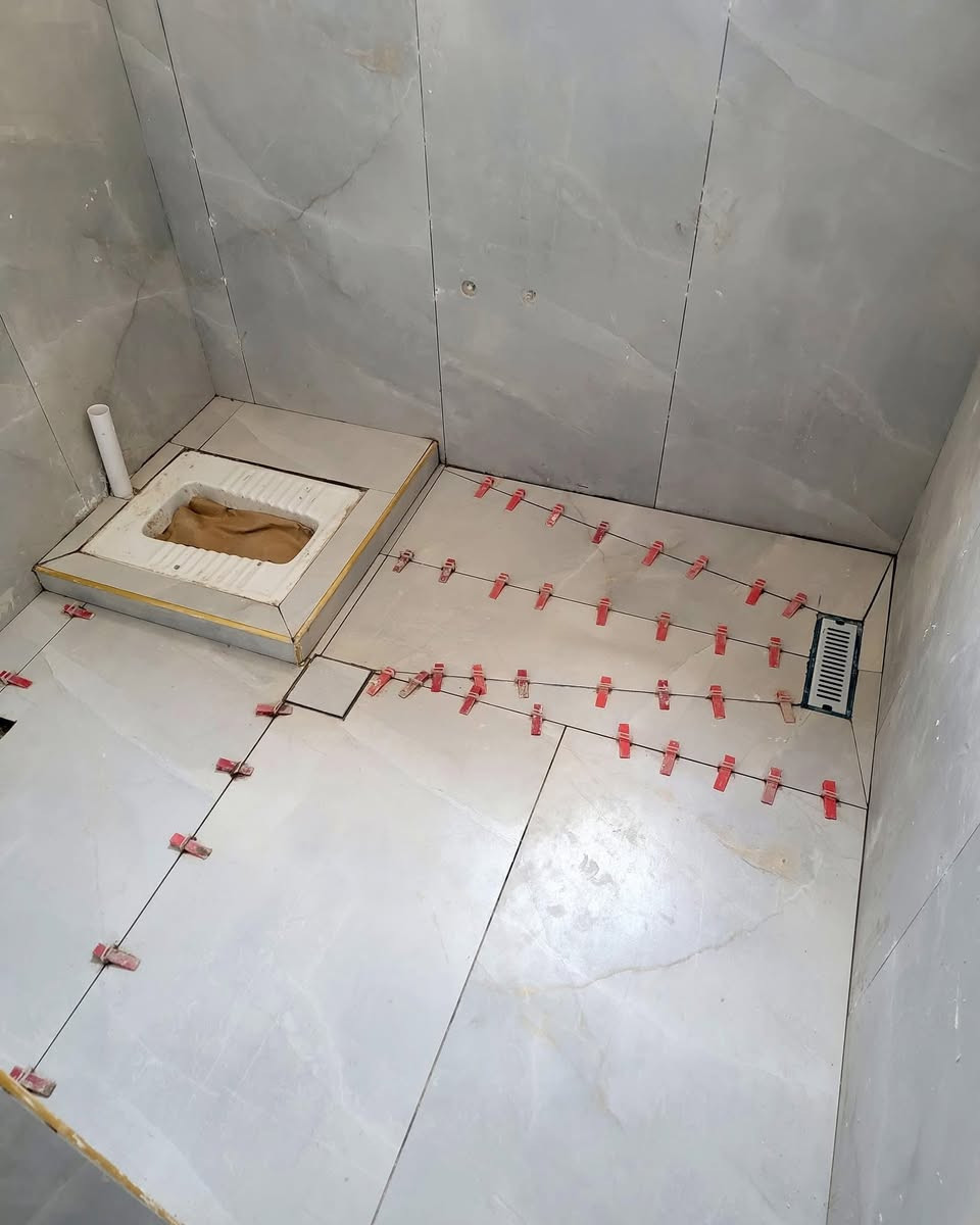 السلام عليكم
خلفه سيراميك 
متفرع حاليا
***********
