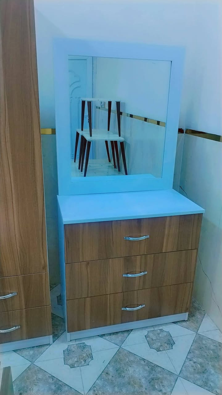 غرفه شبابي سيسم عدد 2كنتور 3بيبان كومدي 2ميز دواشكهم بعده جديد للستفسار ***********
