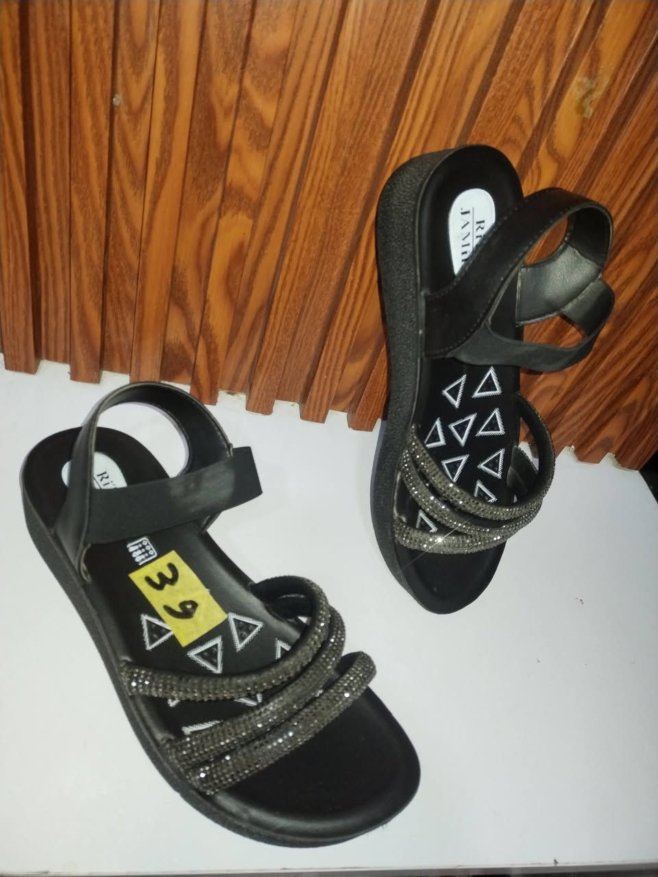 اي قطعه داخل المنشور سعرها 6000 رجالي ونسائي يوجد توصيل


**إذا كنت صاحب هذا الإعلان وتريد حذفه لأي سبب، رجاءا أرسل رسالة إلى الدعم الفني**