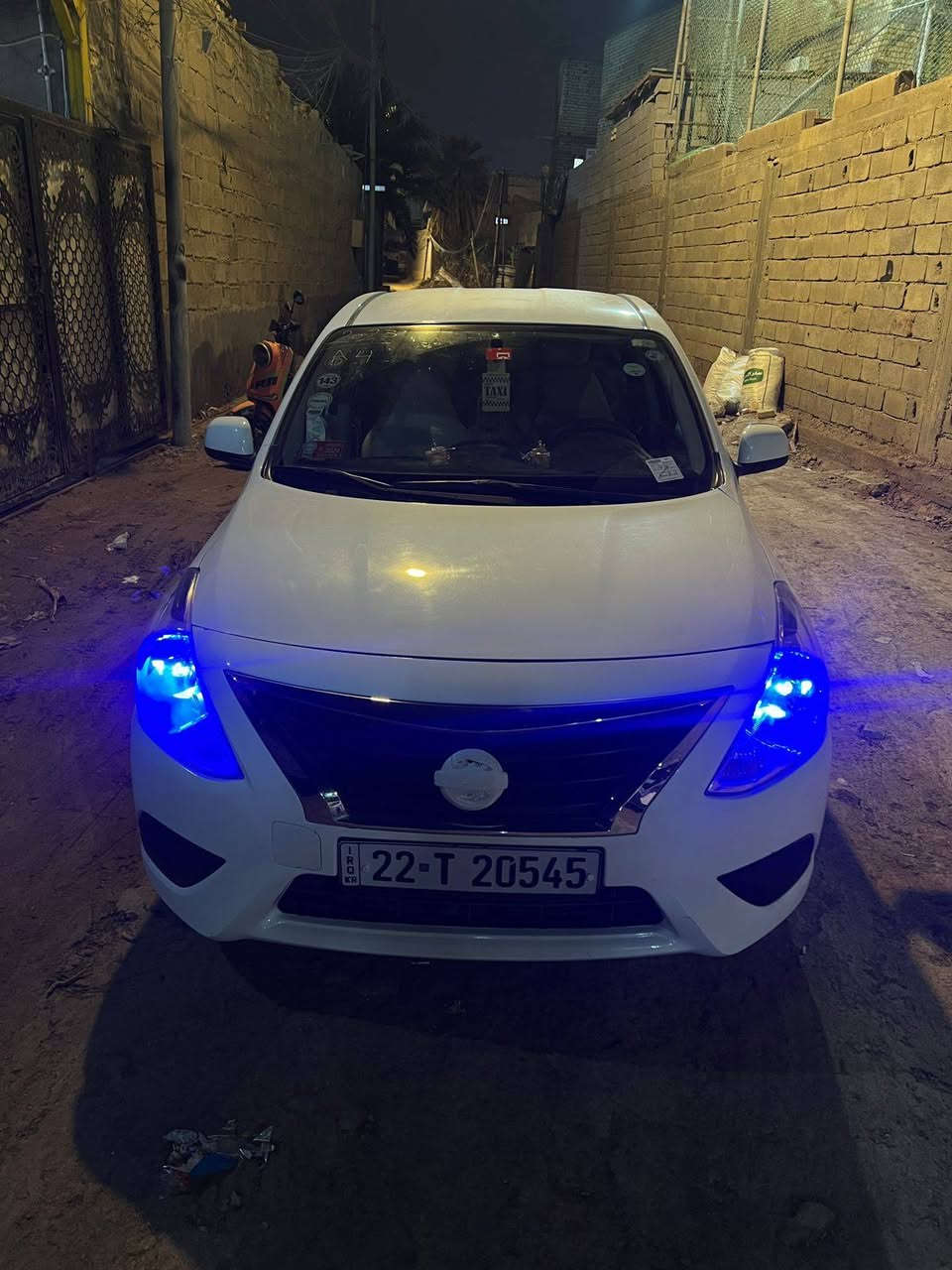 نيسان سني هندي بليته زركة رقم اربيل الجديد مديل 23 سنويه ل30 تحويل او وكاله مجاني بسم شركة سياره بيها 4 قطع صبغ مكفولة من الضربة القويه ماشية 55 الف سياره جاهزه طخم تاير مدوشمة ارضيه وكشنات وصندوك +تغليف بيبان حراري
محرك وكير كفاله 
السعر 113 وبيها مجال مكان بصره *********** البصرة, العراق
