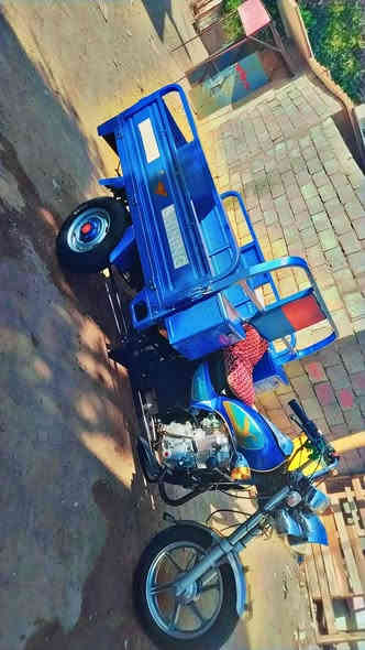 السلام عليكم شباب ستوته لبيع الموديل 23 ستوته مكفوله كله اصولياته كامله أوراق كهربائياته شغاله كله شاصي مكفول محرك مكفول السعر (2400) المكان البصره حيانيه الرقم *********** وبيه واتساب وعلى الرصيد
