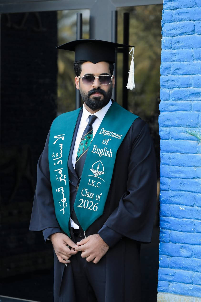 الف الف مبروك التخرج 😍🎓.....
🎓بسم الله ماشاءالله ✨. 
مقتطفات من حفل تخرج طلاب جامعة الإمام الكاظم ع قسم الإنكليزي}✨
الخريج 🎓
____📸
الف الف مبروك التخرج و عقبال الدرسات العليا ❤️🎓
‎هنيئًا لكم حصاد تعبك🎓✨😍 
تصوير امير جواد 
***********
