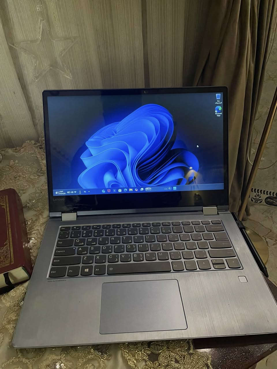 السلام عليكم لابتوب لينوفو لمس قلاب  وبي قلم للبيع
المعالج: i5جيل ثامن
الرام: 4  DDR4 
كرت الشاشه: شير 2كيكا
التخزين :256SSD
لابتوب بي بالاطار شوي مكسور مماثر على  اي شي شاحنته 45W
السعر:300وبي مجال 
مكاني بغداد واتساب ***********
