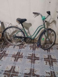 بايسكل نضيف للبيع السعر 50الف قفل التواصل ع الرقم  07857315293