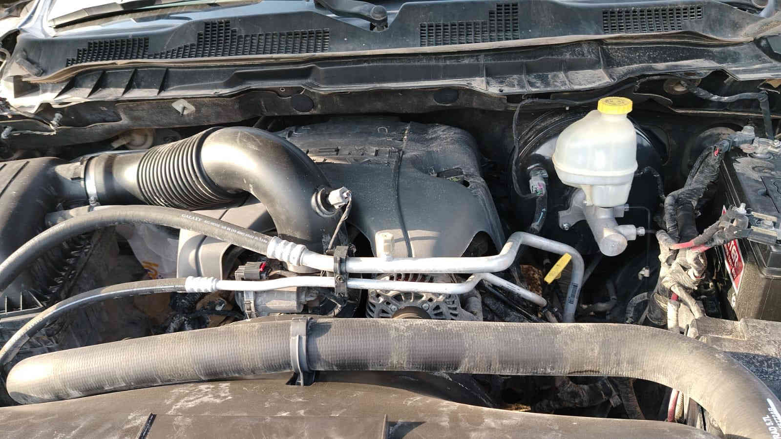 السلام عليكم 
رام 2016 رقم بصرة باب طويل بك هورن حصان منفصل شاشة كبيرة كاميرا السيارة جاهزة
السعر 160 وبيها مجال 
للأتصال ***********
