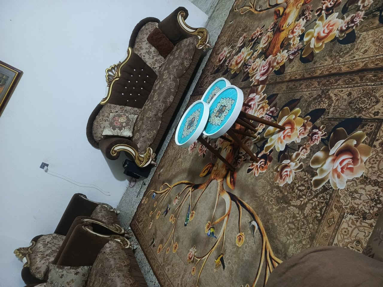 السلام عليكم تخم لبيع 10مقاعد سعر 400وبي مجال ***********
