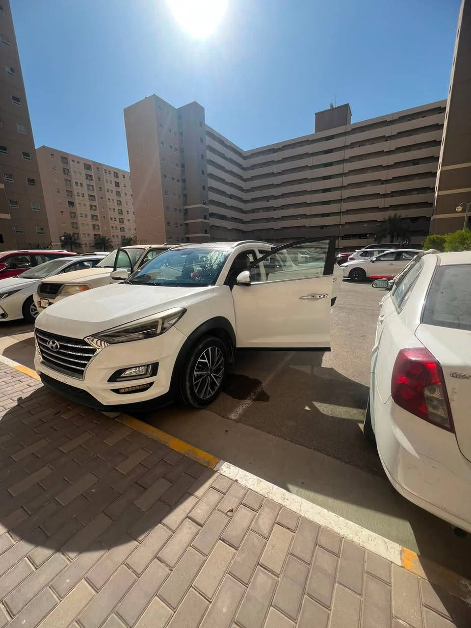 سلام عليكم توسان للبيع موديل 2020 محرك 1600 خليجيه السياره ممشاها 200الف سعرها 175 ورقه قابله للتفاوض
*********** هذا رقمي متوفر رصيد وواتساب
