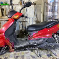 دراجه سكنس للبيع كامله الدراجه كل نقص ما بيها كهربائيات شغاله سلف شغال...