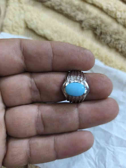 السلام عليكم نيشابوري لون  ازرق صافي صياغه جميله 
العنوان العماره حي المعلمين القديم صياغه الباقر 
يوجد توصيل 
***********
